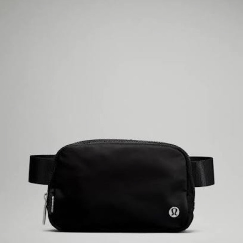Black Lululemon belt bag